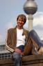 Schlagerstar Alex Parker in Berlin vor dem Fernseh-Turm